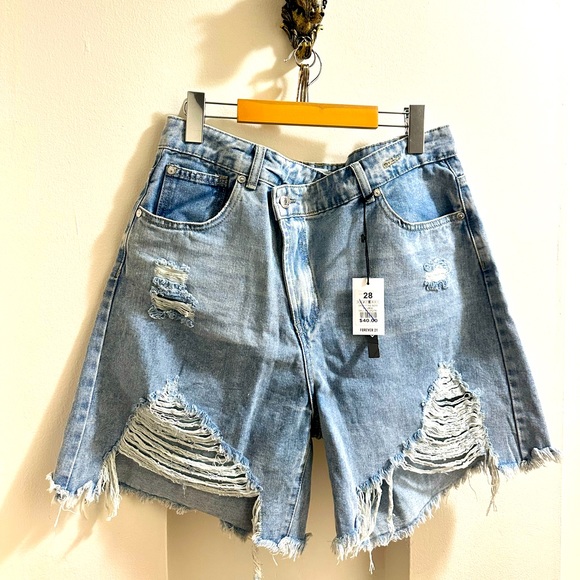 High waisted denim shorts size 28 NEW - Picture 1 of 11
